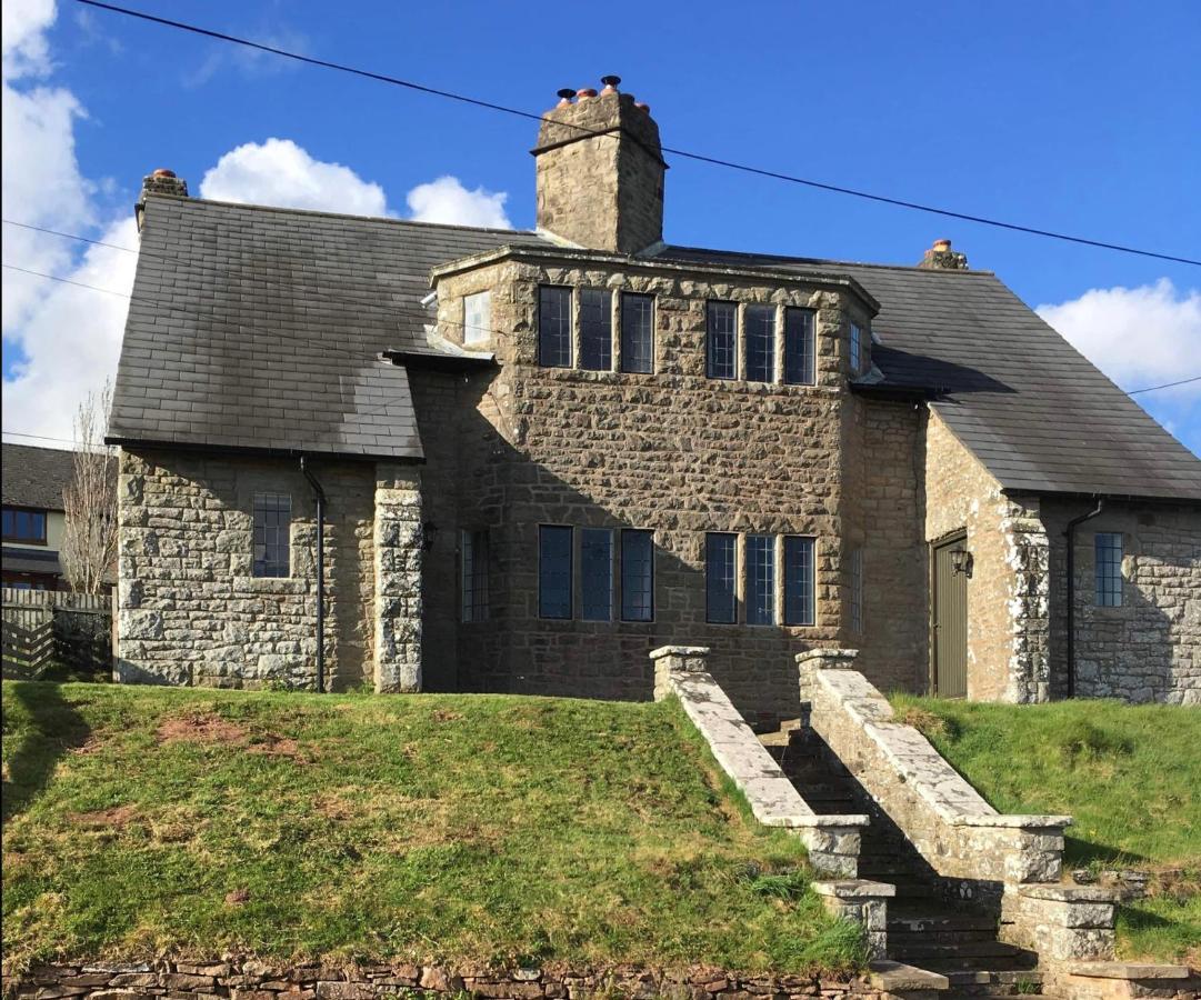 Cosy Arts & Crafts Cottage With Stunning Views ブレコン エクステリア 写真