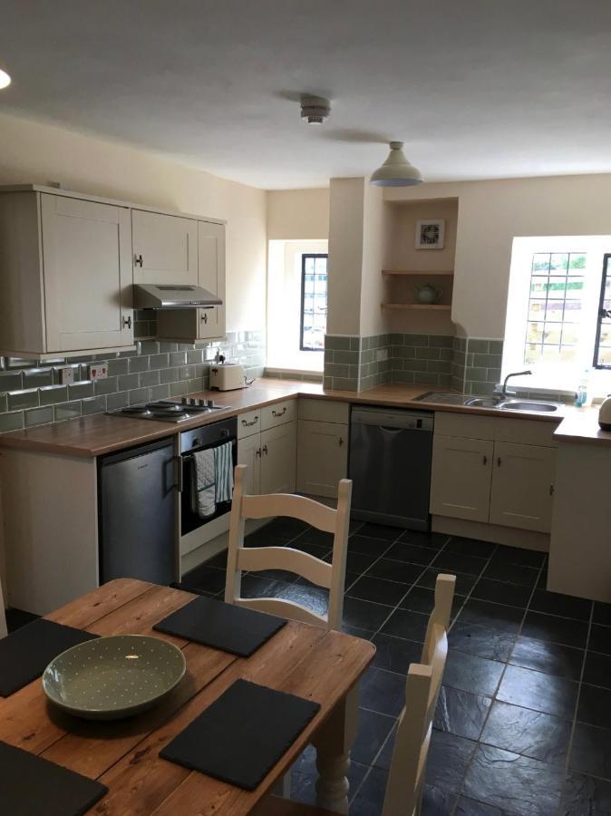 Cosy Arts & Crafts Cottage With Stunning Views ブレコン エクステリア 写真